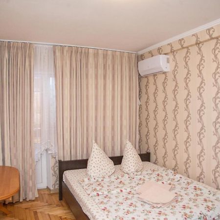 1 Room Apart On Str. Ukrainskaya 34 Zaporizhia 외부 사진